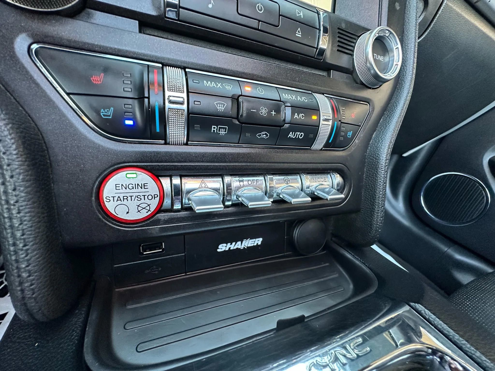 Used 2016 Ford Mustang Premium image 18