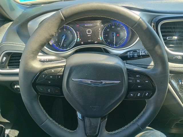 Used 2023 Chrysler Pacifica Touring-L w/ S Appearance Package AWD/4WD image 26