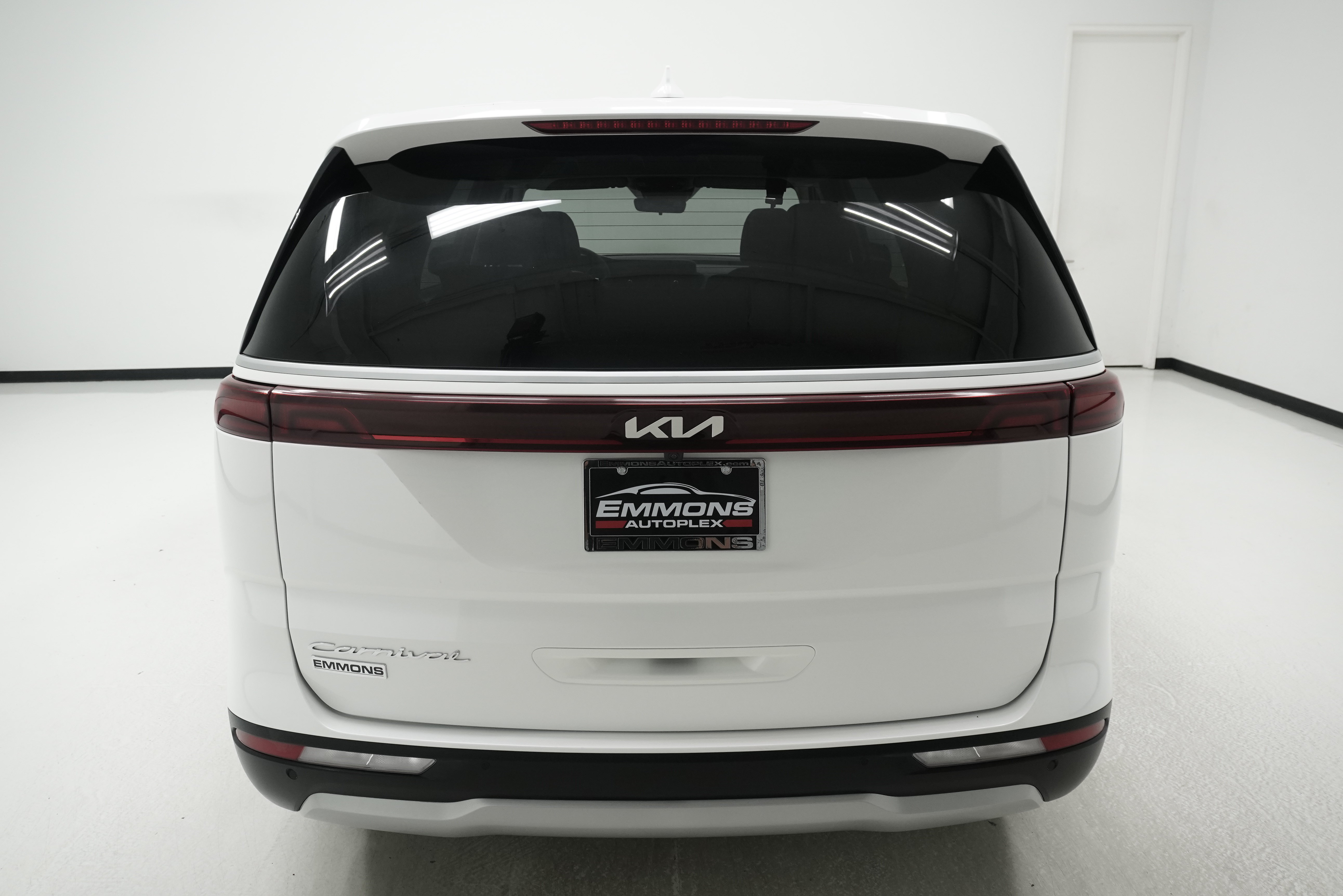 Used 2022 Kia Carnival LX FWD image 5