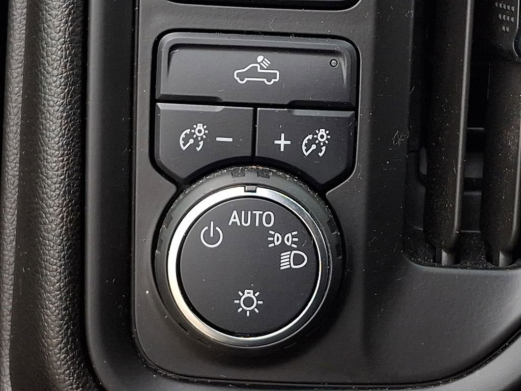 Used 2025 Chevrolet Silverado 2500 Custom image 25