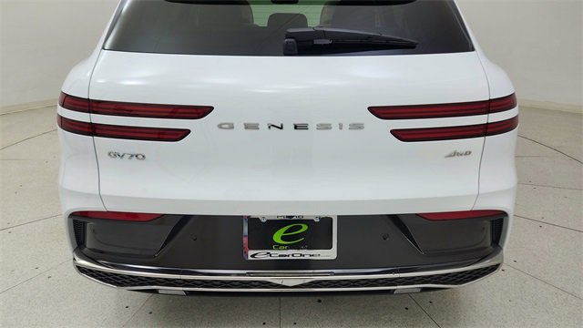 Used 2026 Genesis GV70 2.5T Select image 11