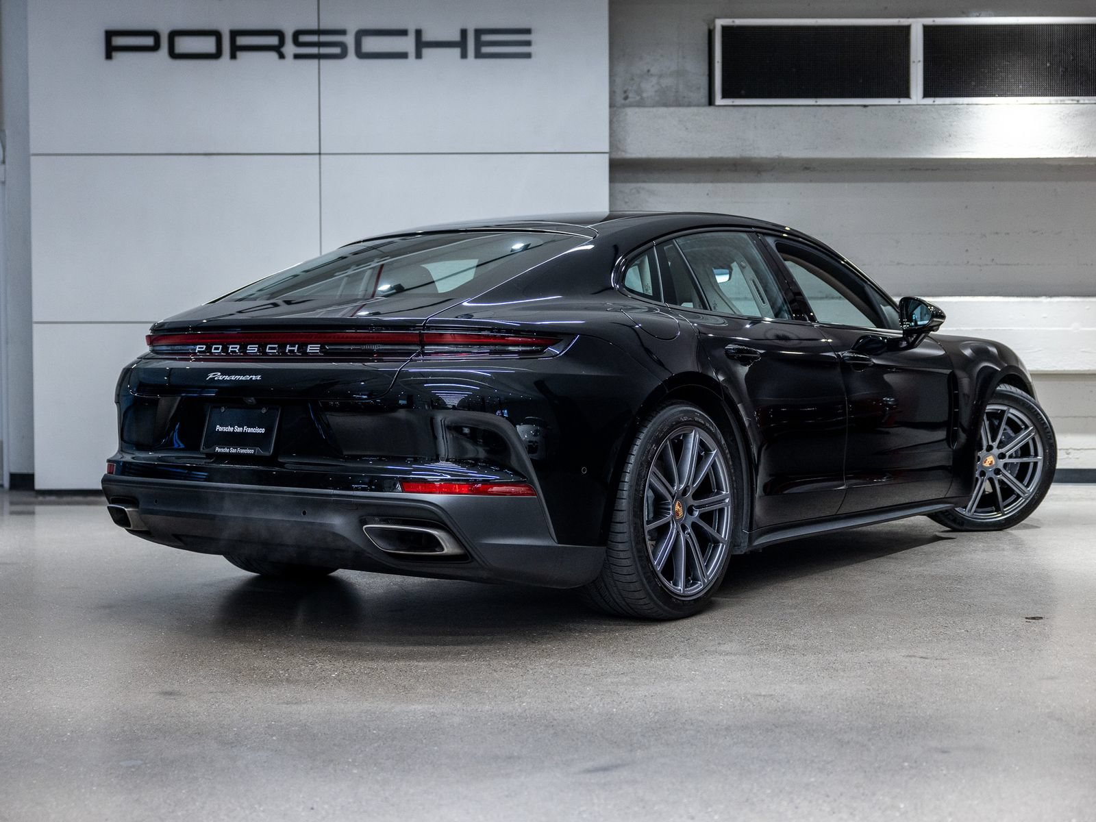 Certified 2025 Porsche Panamera image 8