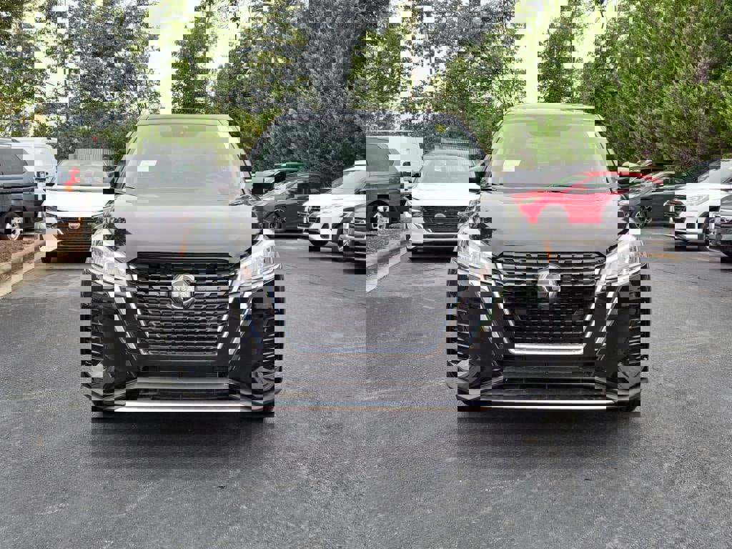 New 2025 Nissan Kicks Play S image 2