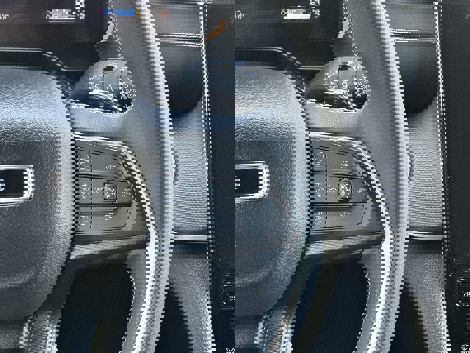 Used 2024 Jeep Grand Cherokee L Laredo AWD/4WD image 21