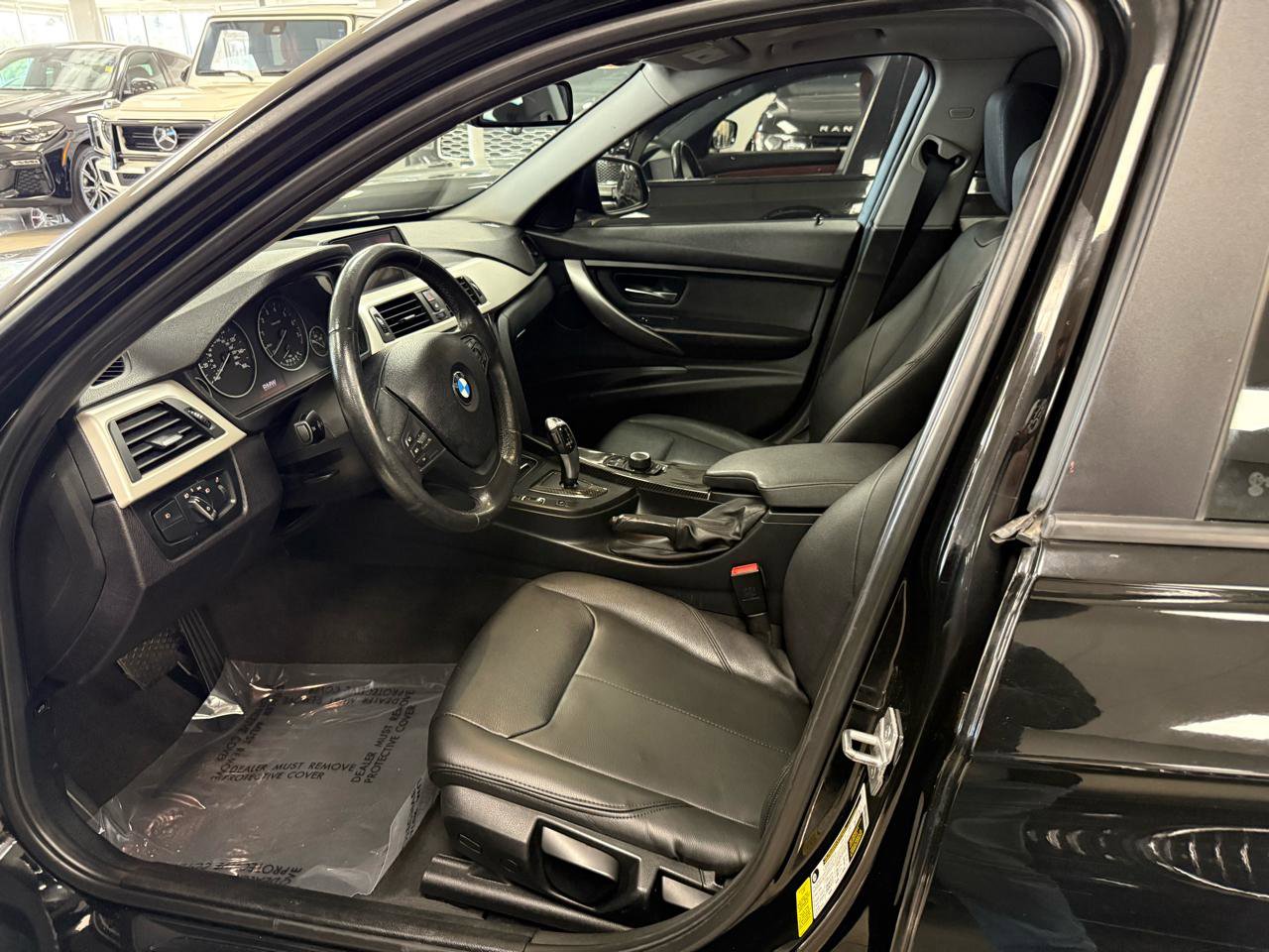 Used 2017 BMW 320i Sedan image 9