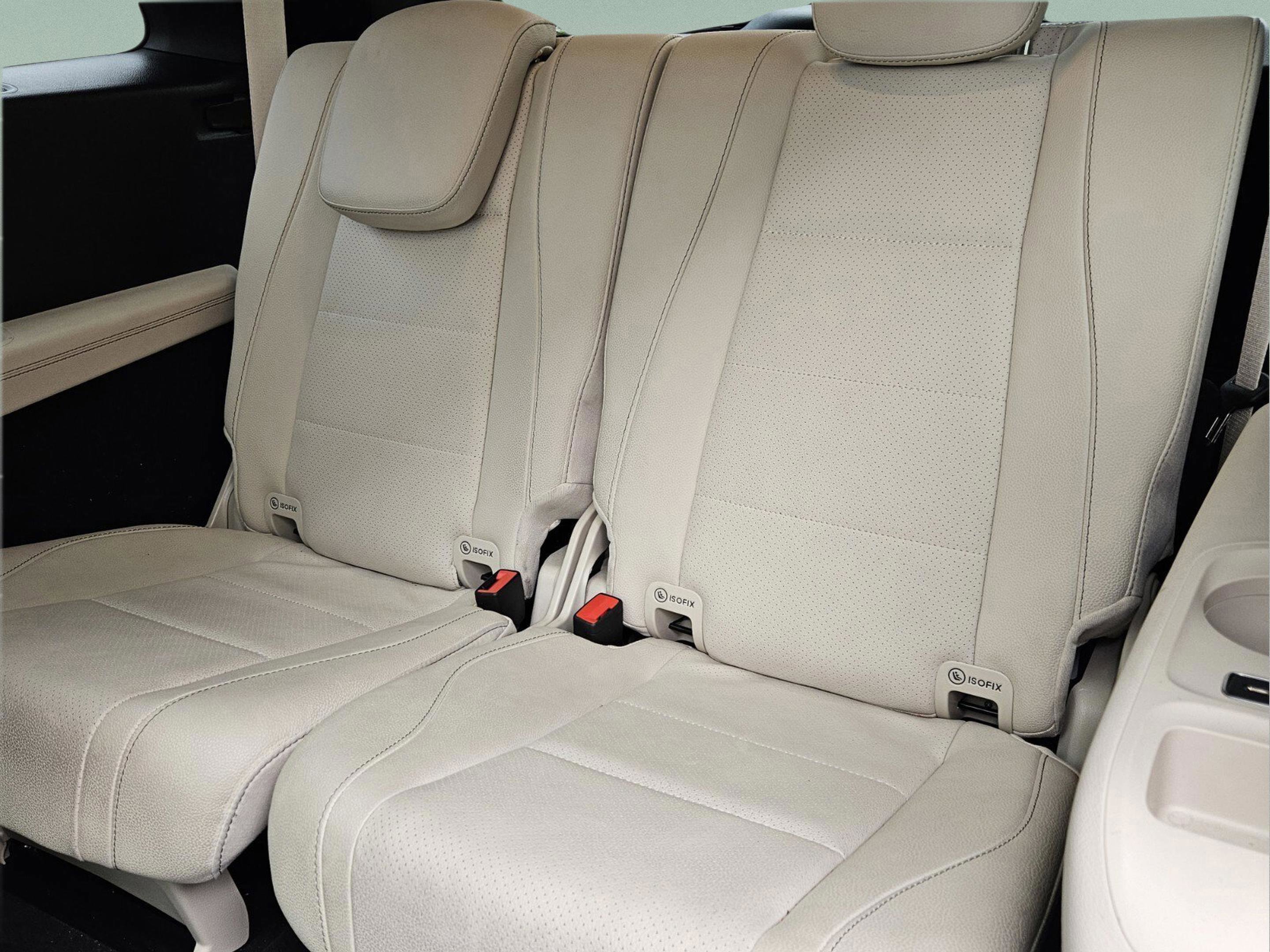 Used 2025 Mercedes-Benz GLS 450 4MATIC image 18