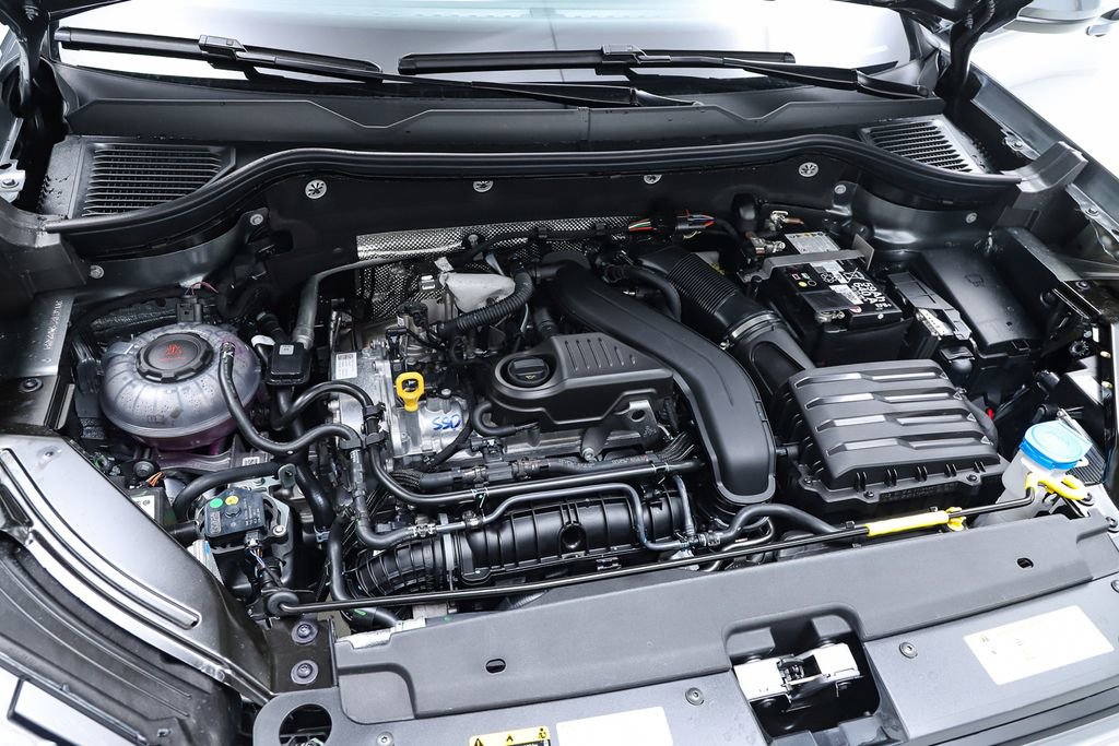 New 2025 Volkswagen Taos SEL image 29