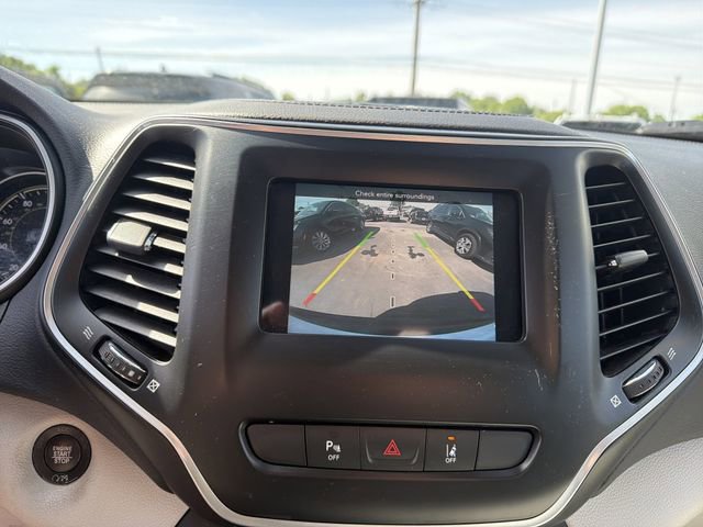 Used 2021 Jeep Cherokee Latitude Plus AWD/4WD image 25