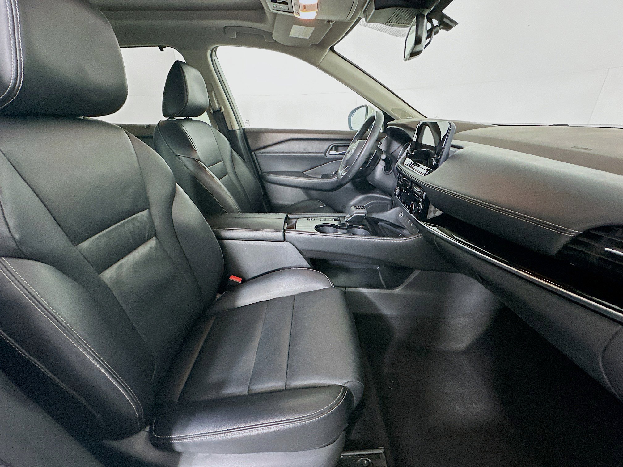 Used 2023 Nissan Rogue SL w/ SL Premium Package image 33