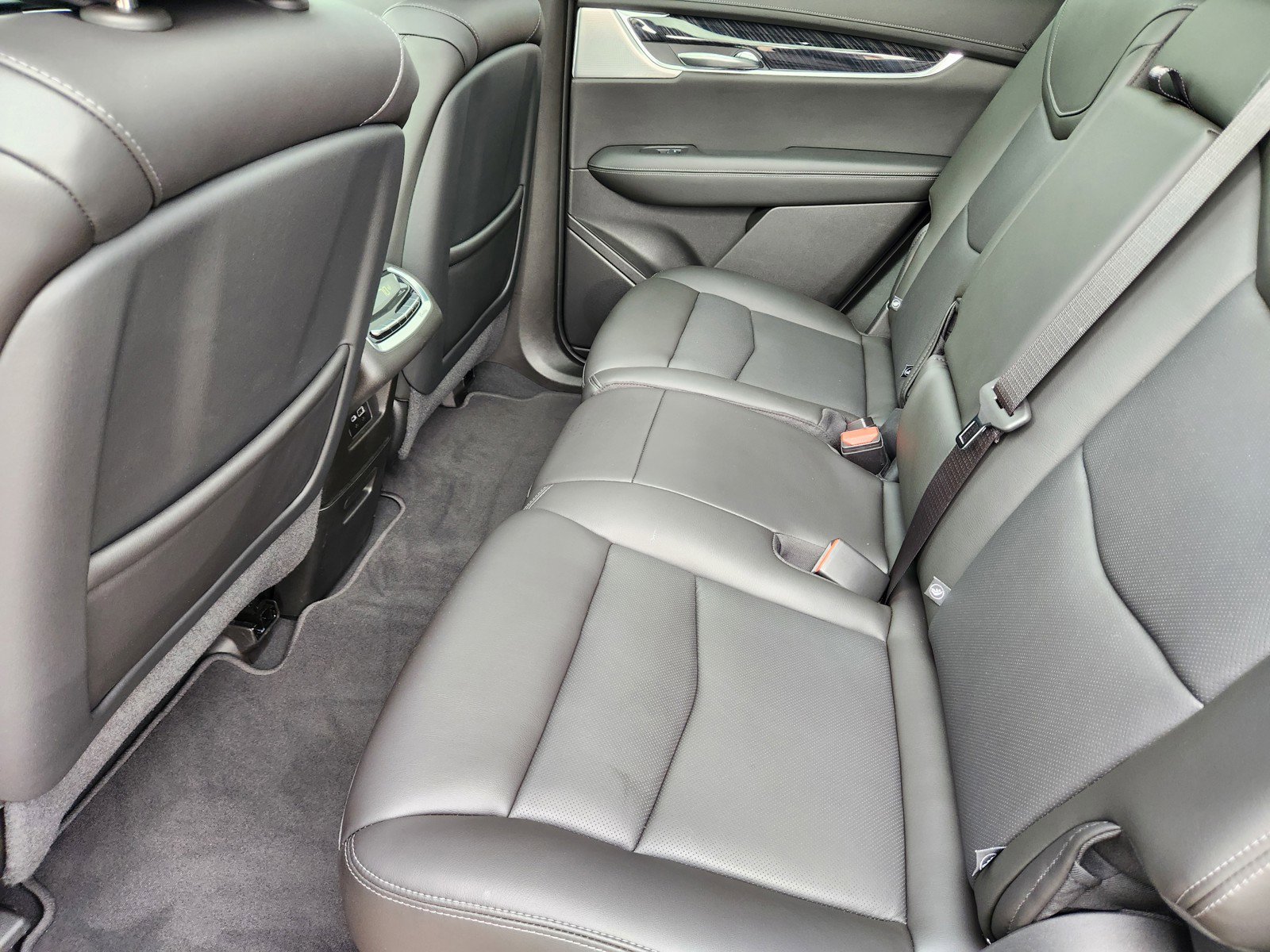 Certified 2023 Cadillac XT6 Premium Luxury w/ Technology Package AWD/4WD image 13