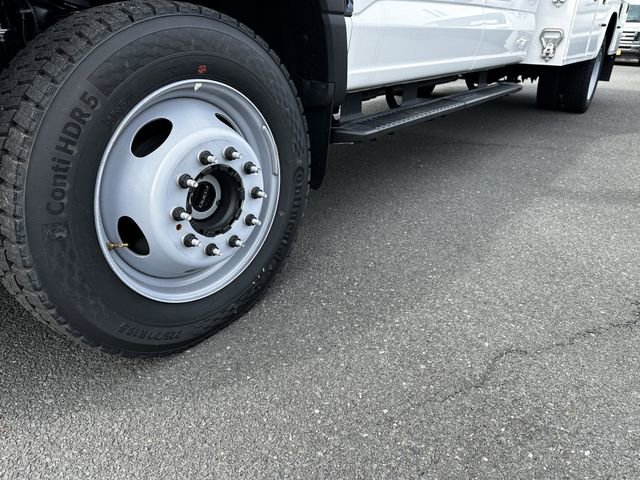 New 2026 Ford F550 4x4 Crew Cab image 13