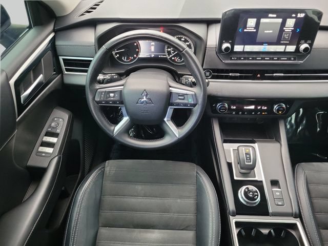 Used 2022 Mitsubishi Outlander SE FWD image 14