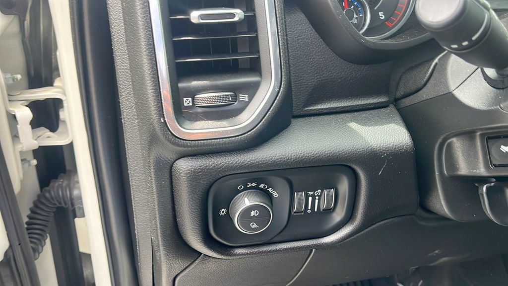 Used 2022 RAM 3500 Laramie AWD/4WD image 11