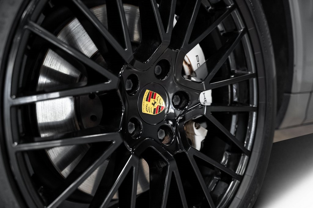 Used 2021 Porsche Cayenne Coupe image 15