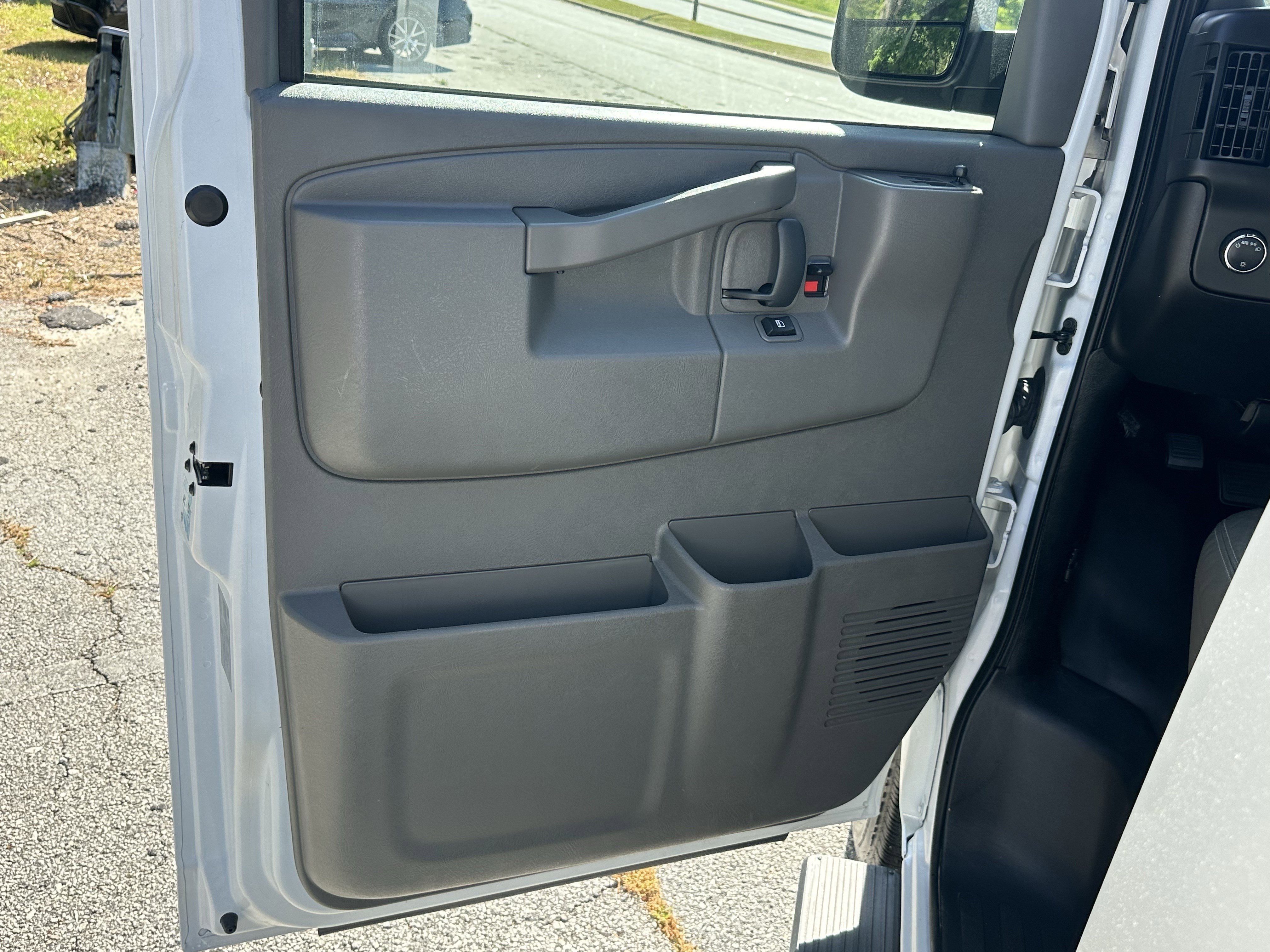 Used 2024 Chevrolet Express 3500 LS image 13