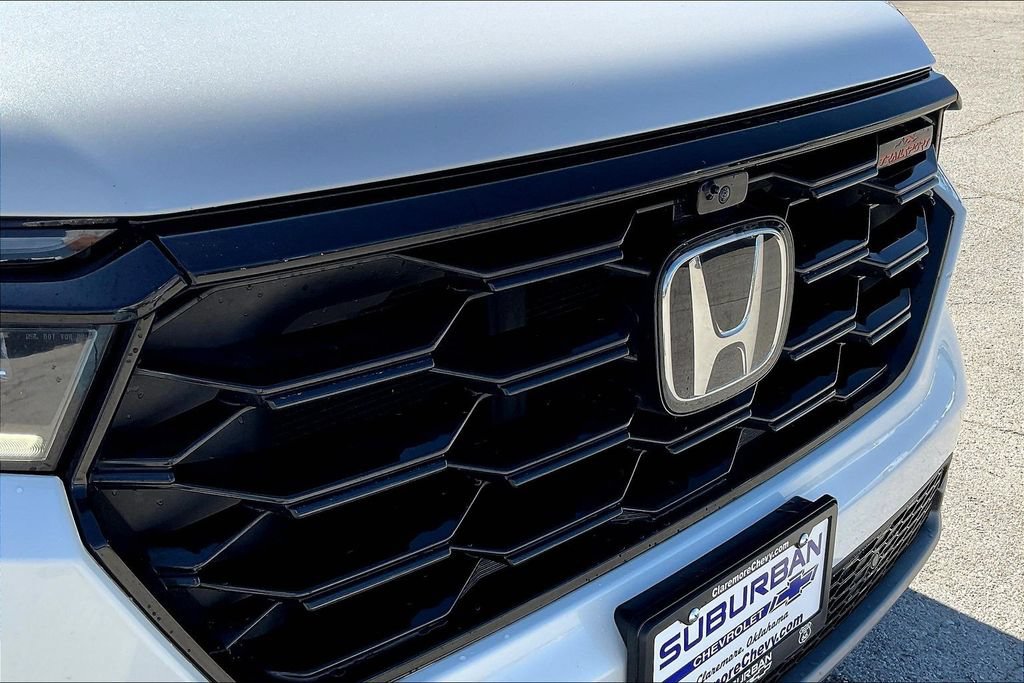 Used 2025 Honda Pilot TrailSport image 26