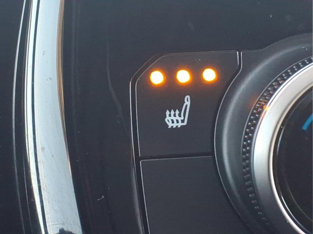 Used 2020 Toyota Highlander XLE image 24