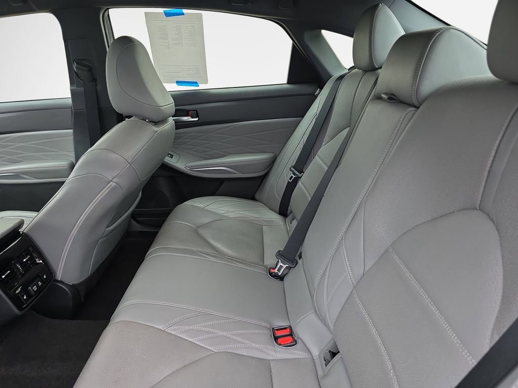 Used 2021 Toyota Avalon Limited w/ Advanced Safety Package image 24