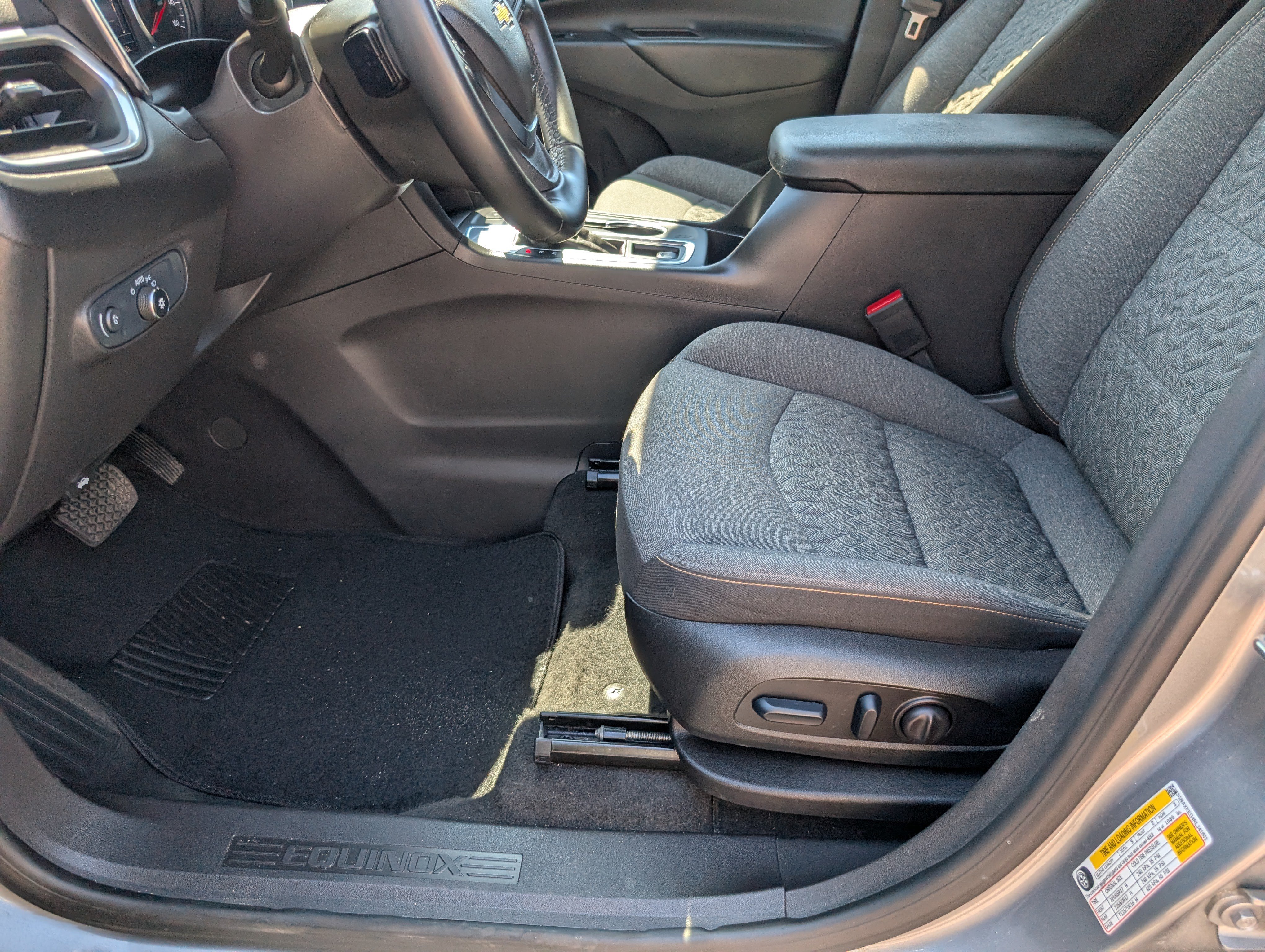 Used 2024 Chevrolet Equinox LT FWD image 14
