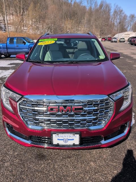 Used 2023 GMC Terrain Denali w/ LPO, Floor Liner Package image 3