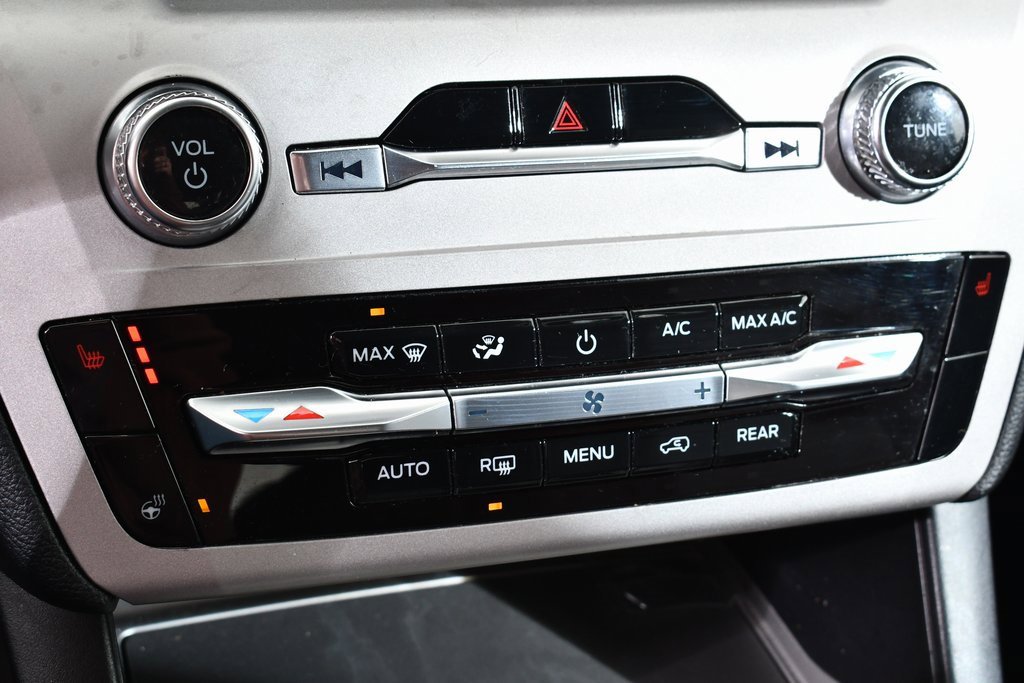 Used 2023 Ford Explorer XLT w/ Equipment Group 202A image 30