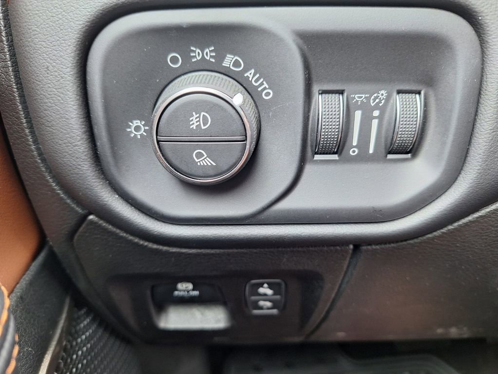 Used 2022 RAM 1500 Limited w/ Body Color Bumper Group image 12