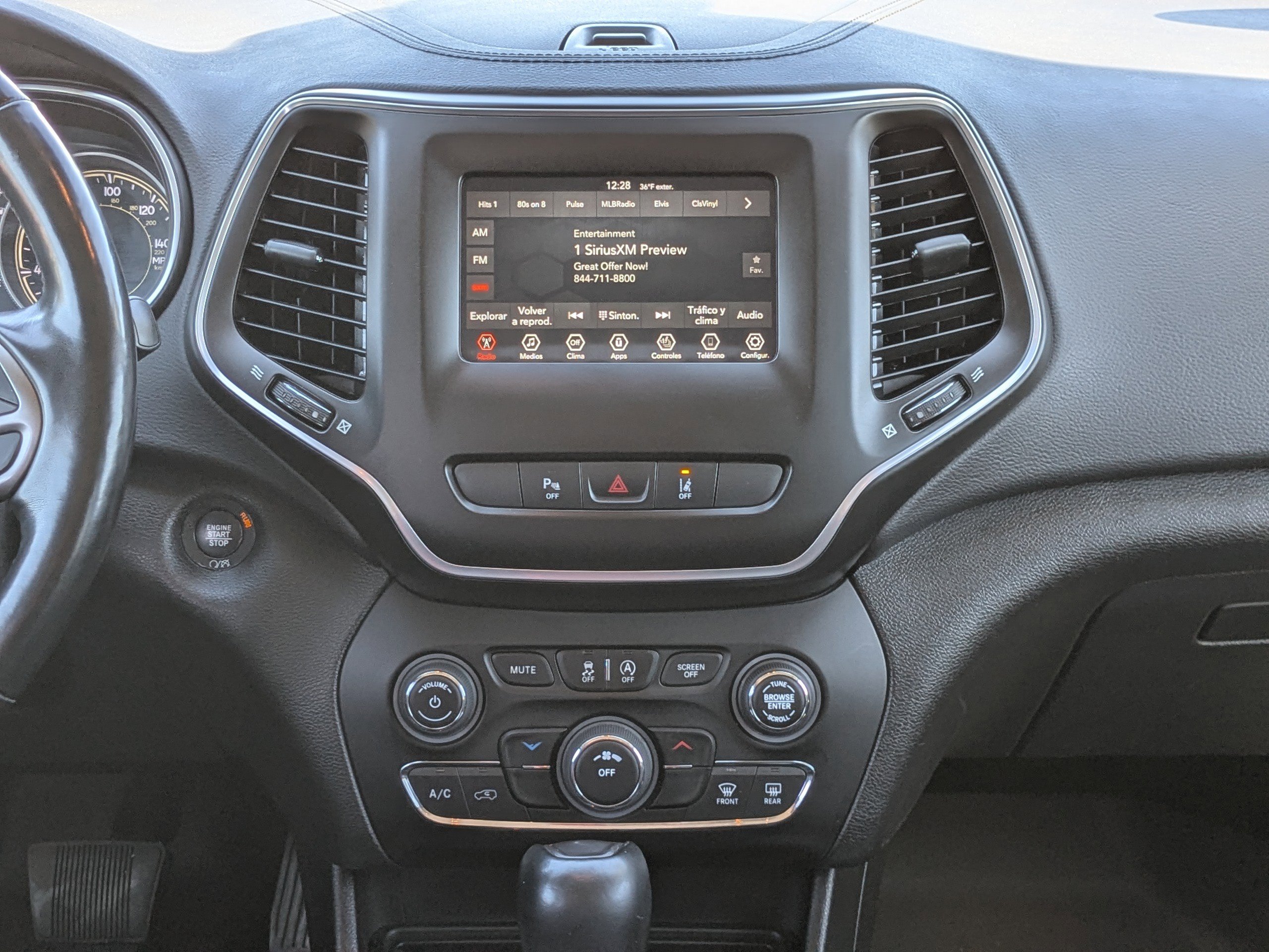 Used 2021 Jeep Cherokee Latitude Plus image 17