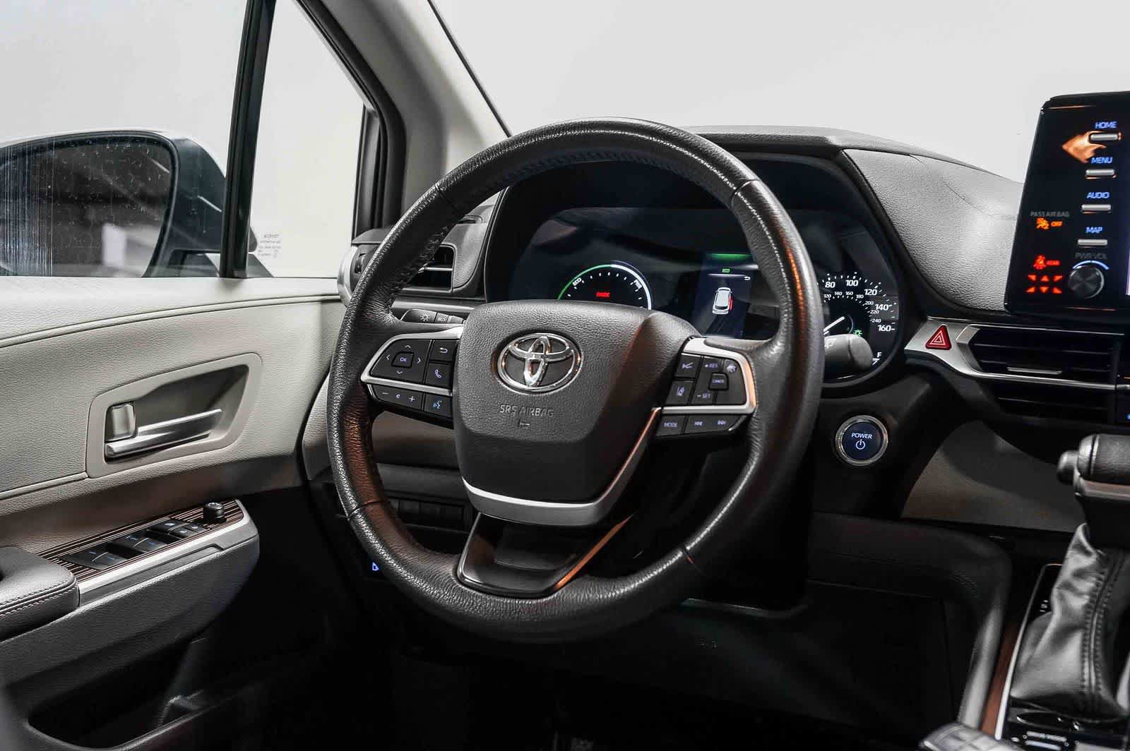 Certified 2024 Toyota Sienna XLE FWD image 16