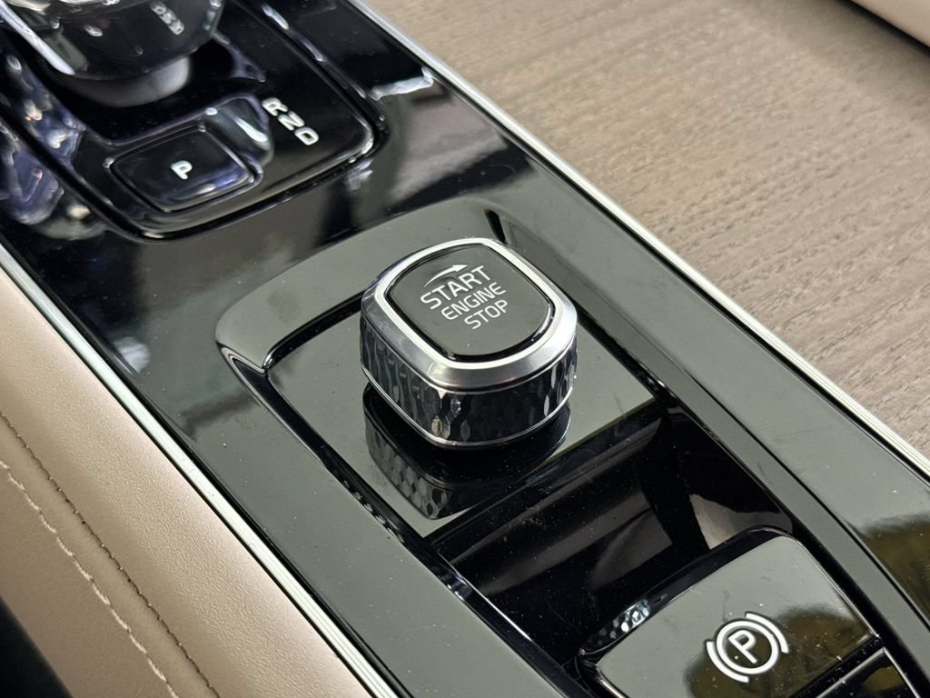 New 2026 Volvo XC90 B6 Core AWD/4WD image 23