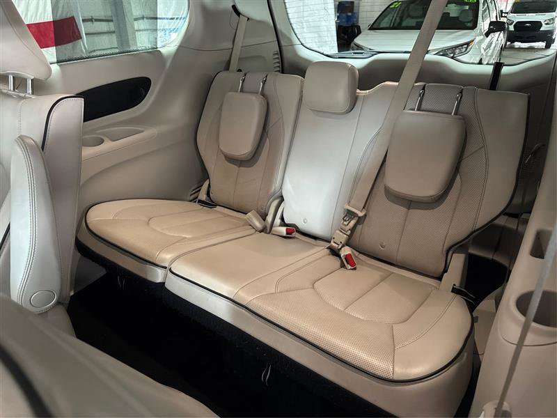 Used 2018 Chrysler Pacifica Limited w/ Advanced Safetytec Group image 33