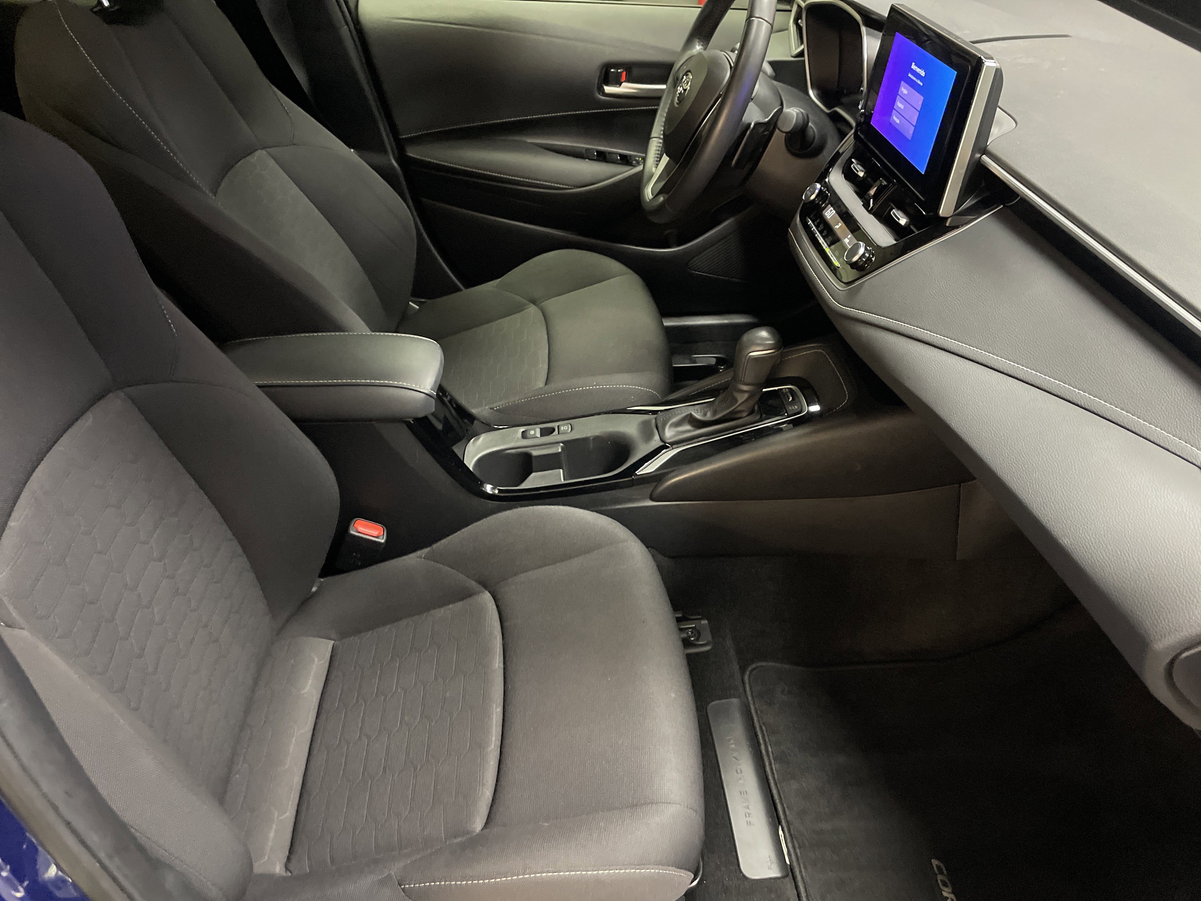 Used 2024 Toyota Corolla SE FWD image 32