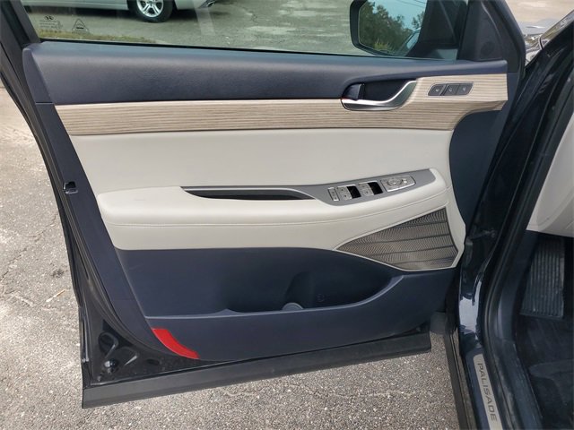 Used 2021 Hyundai Palisade Limited image 11