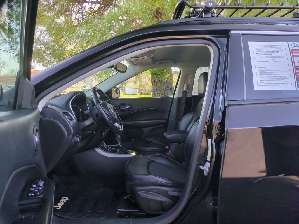 Used 2018 Jeep Compass Latitude AWD/4WD image 12