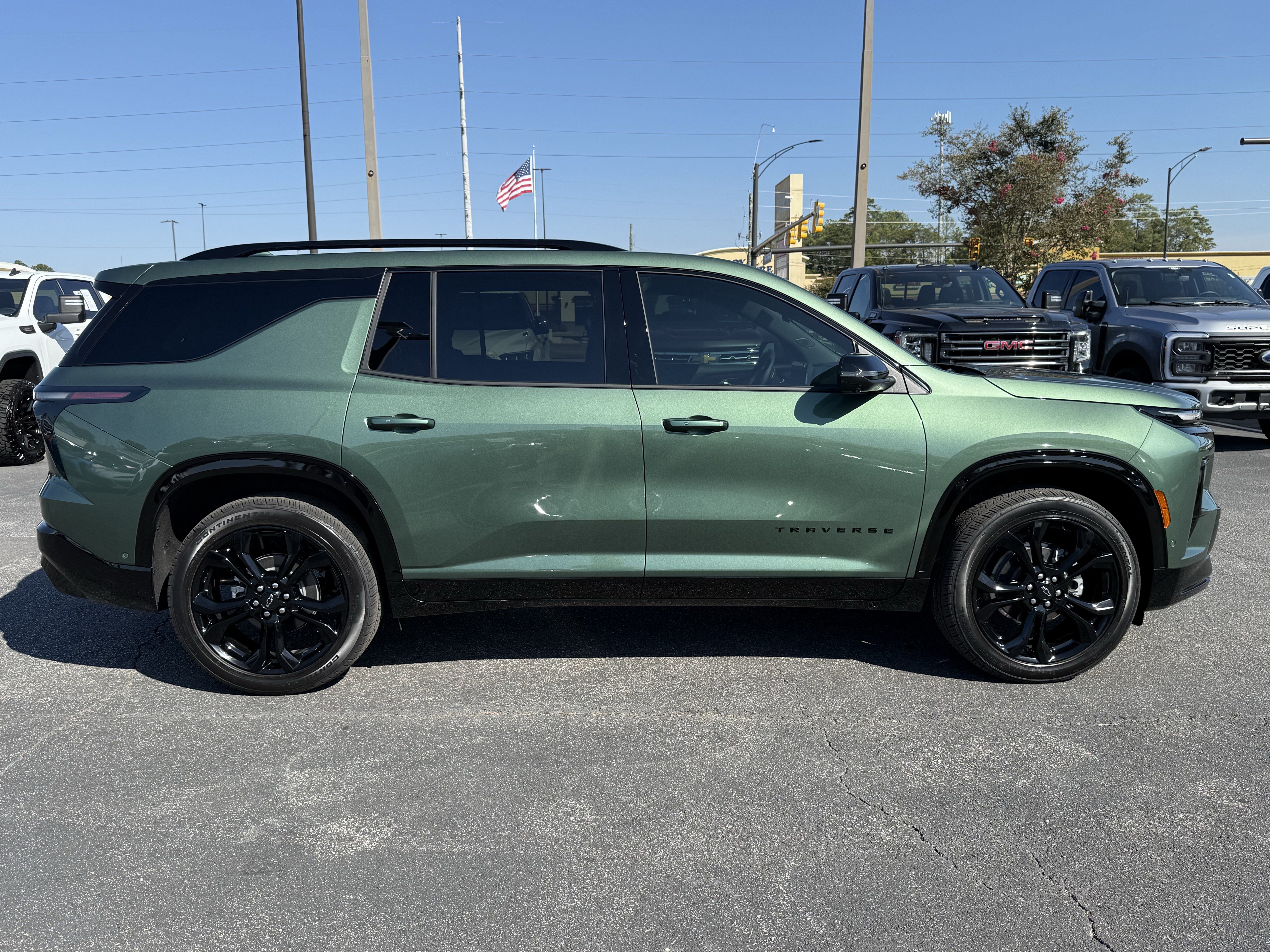 Used 2027 Chevrolet Traverse RS w/ LPO, Floor Liner Package FWD image 11