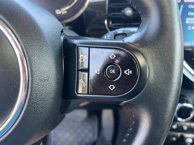 Used 2023 MINI Cooper SE FWD image 16