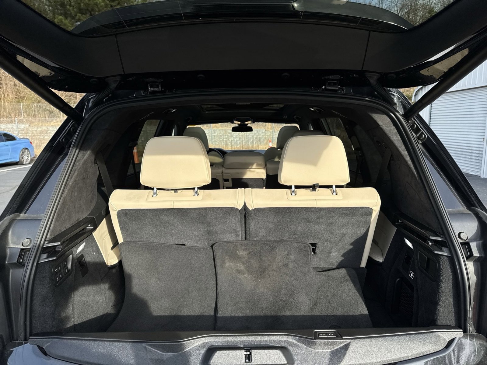 Used 2021 BMW X7 xDrive40i w/ Premium Package 2 image 28