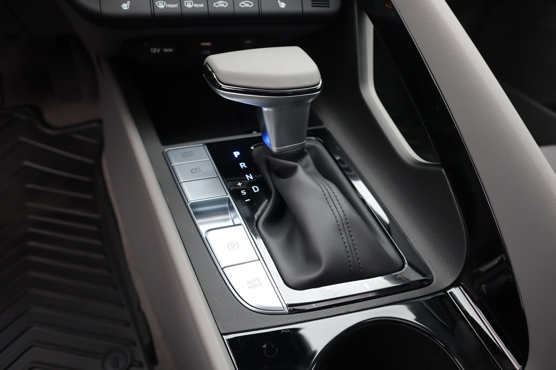 Certified 2025 Hyundai Elantra SEL image 17