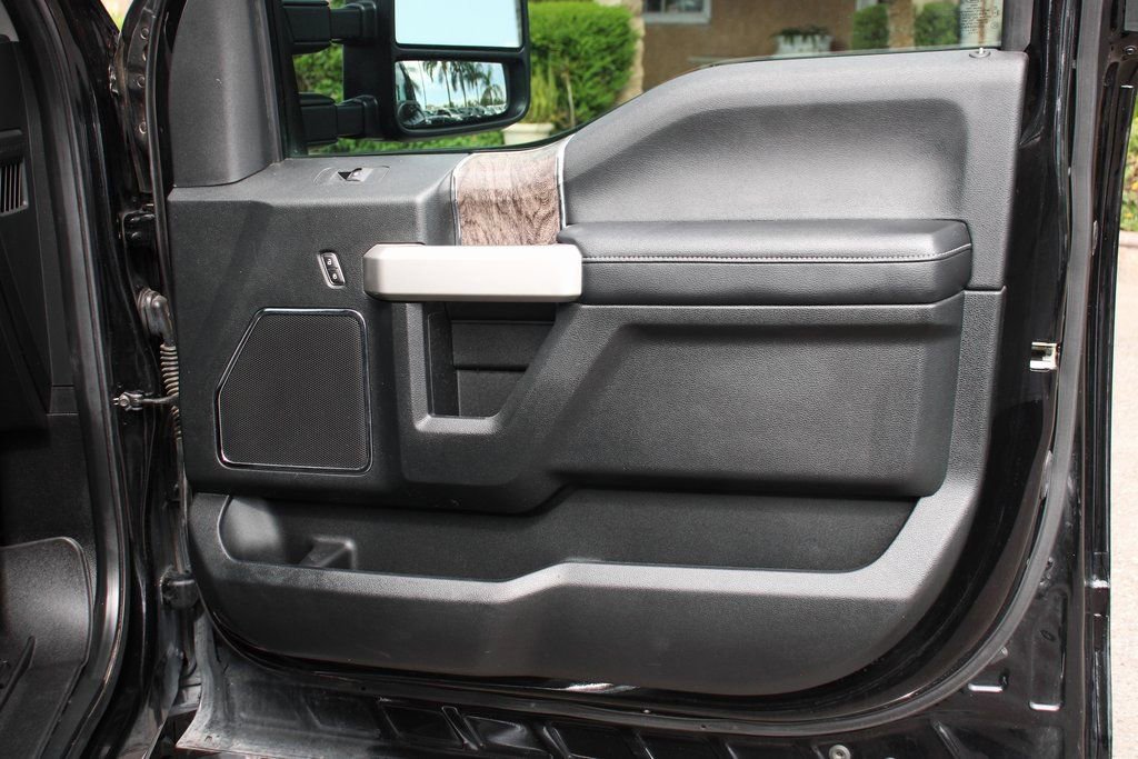 Used 2019 Ford F250 Lariat w/ Lariat Ultimate Package AWD/4WD image 41
