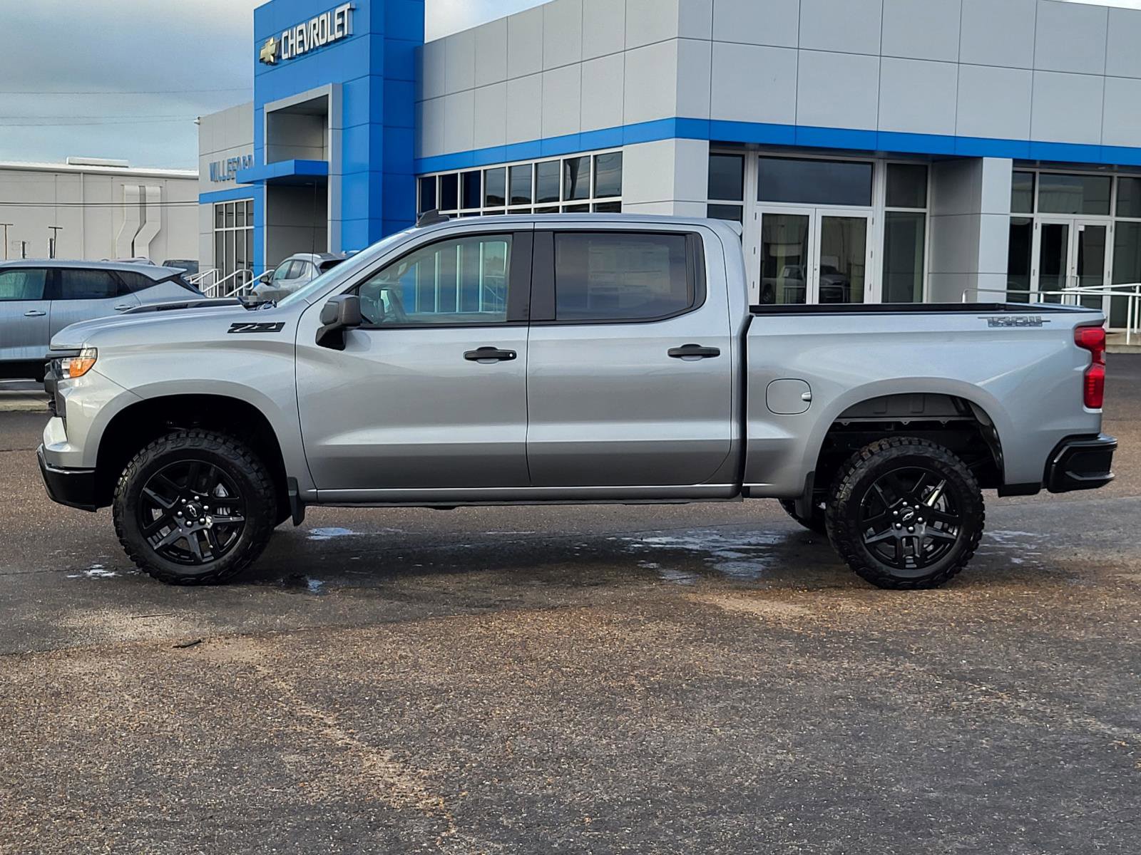 New 2026 Chevrolet Silverado 1500 Custom Trail Boss w/ Dark Appearance Package image 2