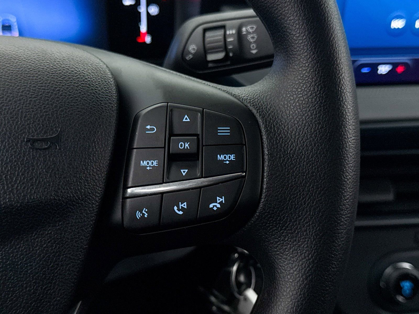 Used 2025 Ford Maverick XL w/ Equipment Group 102A image 32