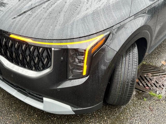 New 2026 Kia Carnival LXS image 3