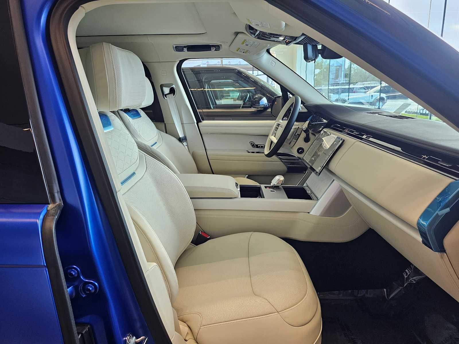 New 2026 Land Rover Range Rover SV AWD/4WD image 10