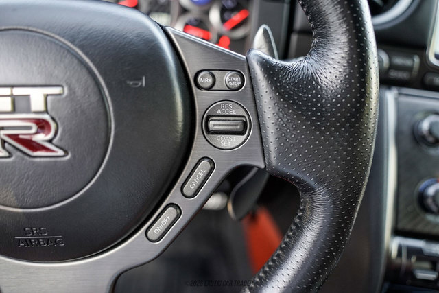 Used 2016 Nissan GT-R Premium AWD/4WD image 51