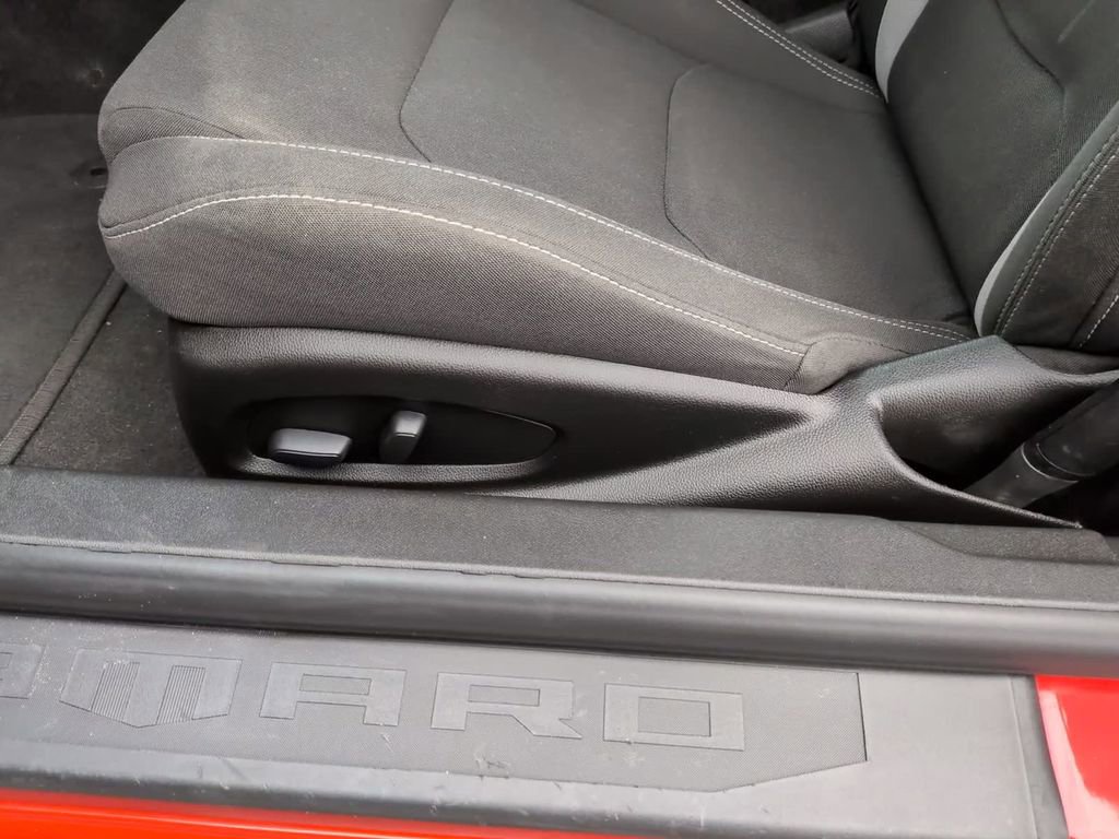 Used 2021 Chevrolet Camaro LT w/ RS Package image 14