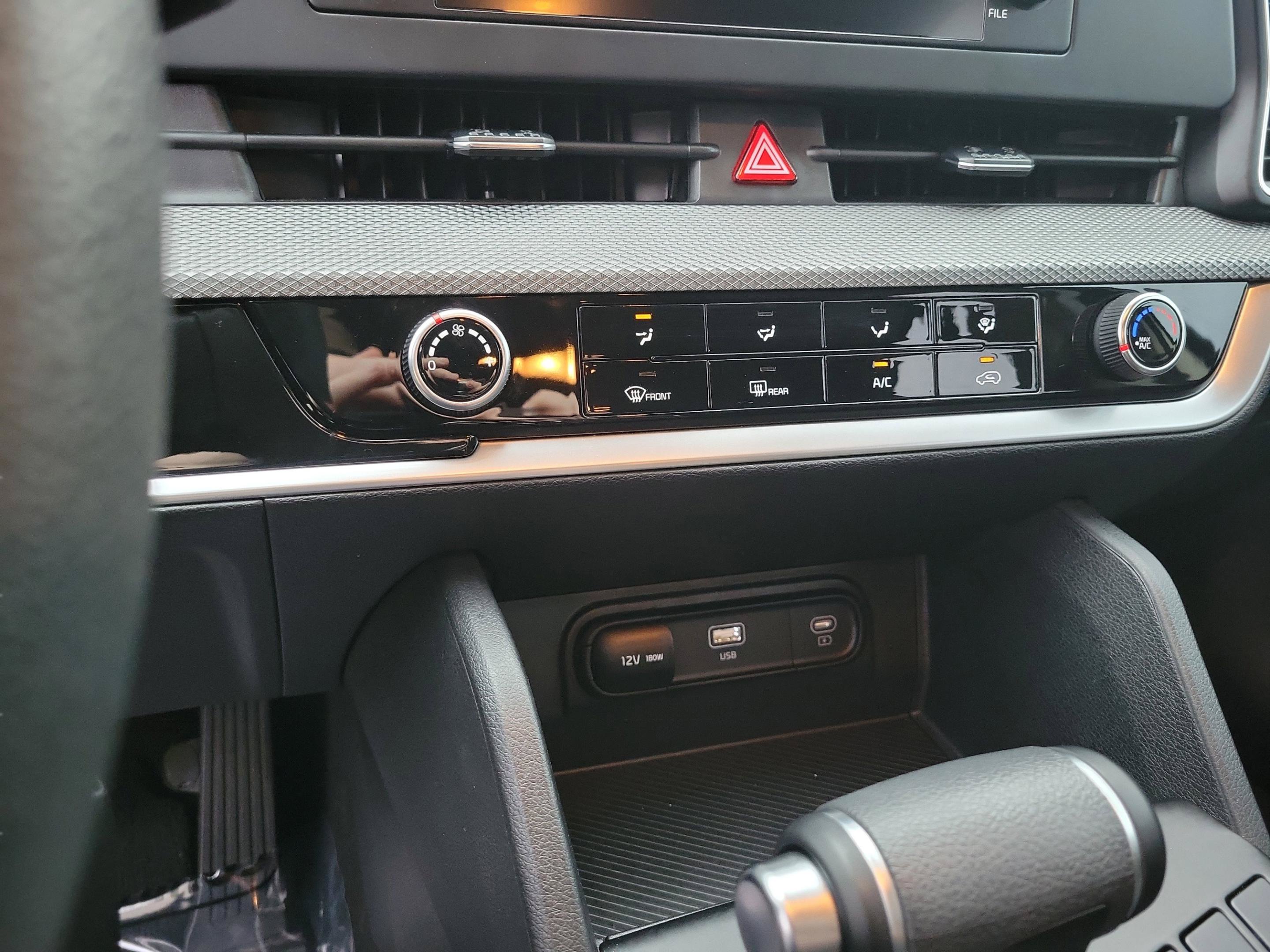 Certified 2023 Kia Sportage LX FWD image 19