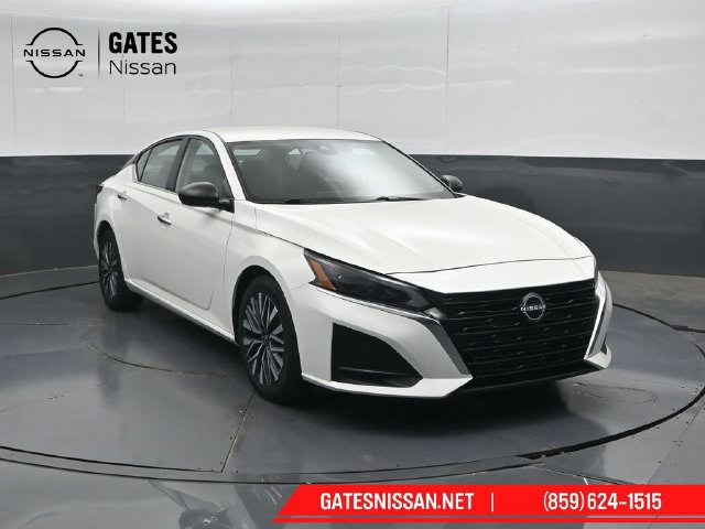 Used 2025 Nissan Altima 2.5 SV FWD image 4