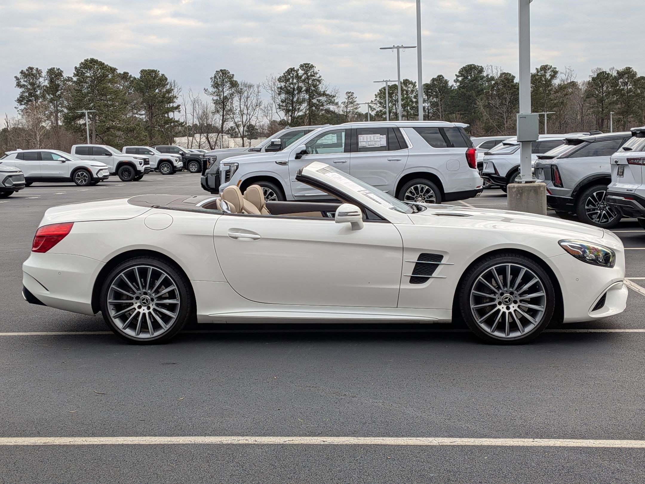 Used 2019 Mercedes-Benz SL 550 image 11