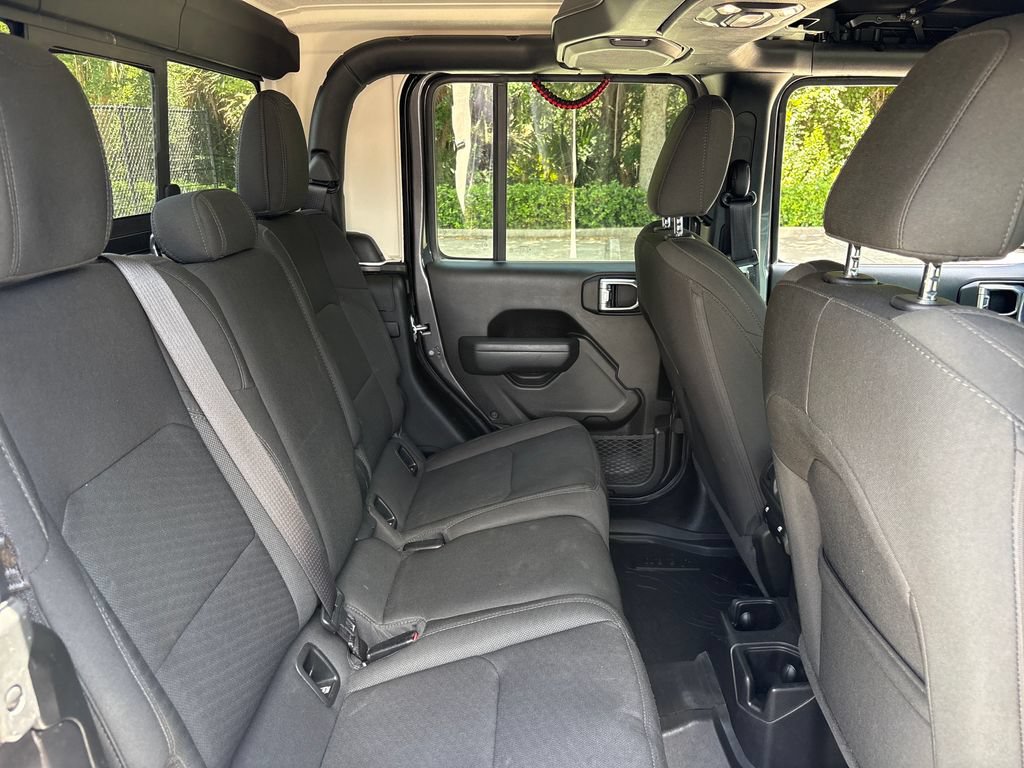 Used 2022 Jeep Gladiator Sport AWD/4WD image 29