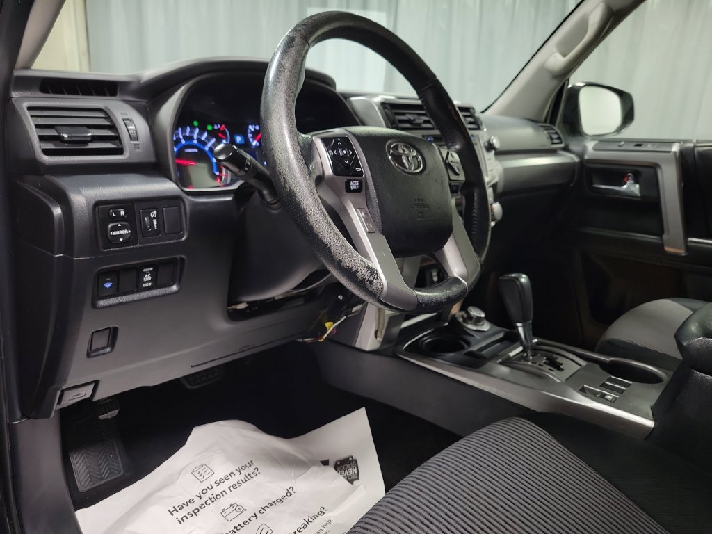 Used 2016 Toyota 4Runner SR5 AWD/4WD image 17