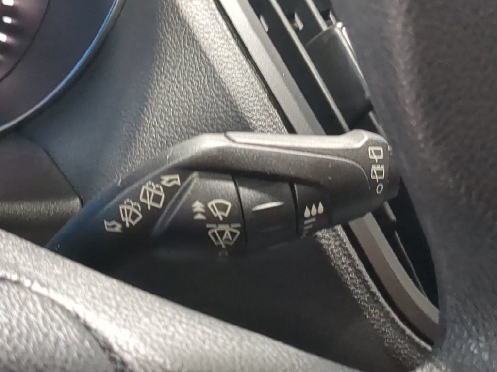 Used 2018 Ford Escape SE w/ Ford Safe & Smart Package FWD image 31